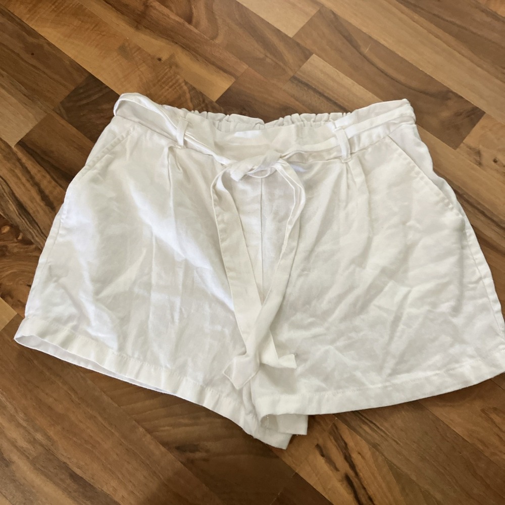 CI Sono Linen High Rise Belted Shorts Pockets Medium Beach Coastal Preppy Boho